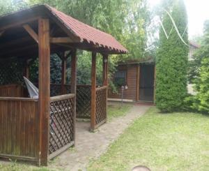 Nová nižšia cena!!! Wealth Group, s.r.o. ponúka exkluzívne na predaj rekreačnú chatu v obci Trávnica.