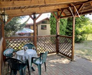 Nová nižšia cena!!! Wealth Group, s.r.o. ponúka exkluzívne na predaj rekreačnú chatu v obci Trávnica.