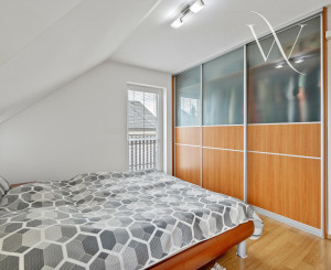 Priestranný  5-izbový rodinný dom s garážou a krásnym pozemkom na predaj, Senec