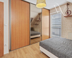 Priestranný  5-izbový rodinný dom s garážou a krásnym pozemkom na predaj, Senec