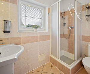 Priestranný  5-izbový rodinný dom s garážou a krásnym pozemkom na predaj, Senec