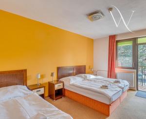 NA PREDAJ -EXLUZÍVNA INVESTIČNÁ PRÍLEŽITOSŤ V SRDCI  SLNEČNÝCH JAZIER