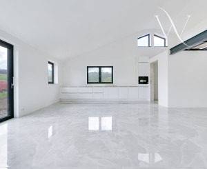 Na predaj 3 moderné nízkoenergetické rodinné domy v obci Valča