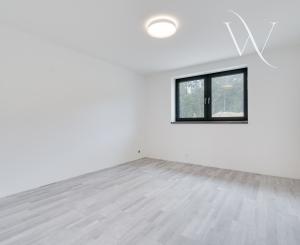 Na predaj 3 moderné nízkoenergetické rodinné domy v obci Valča