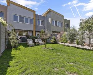 SENEC- NA PREDAJ 4.izb. RD, Slnečné jazerá JUH