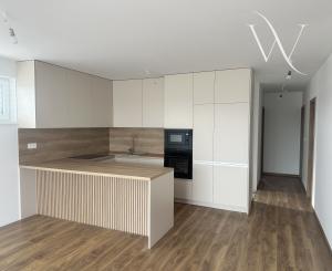 REZERVOVANÉ - Na predaj moderný 4-izbový rodinný dom s tepelným čerpadlom v obci Jablonec