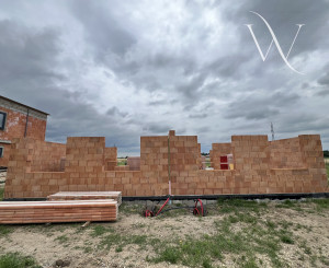 REZERVOVANÉ - Na predaj moderný 4-izbový rodinný dom s tepelným čerpadlom v obci Jablonec