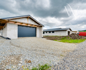 Na predaj 3 moderné nízkoenergetické rodinné domy v obci Valča