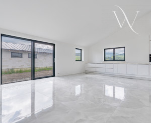 Na predaj 3 moderné nízkoenergetické rodinné domy v obci Valča