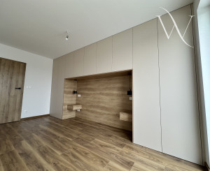 Na predaj moderný 4-izbový rodinný dom s tepelným čerpadlom v obci Jablonec