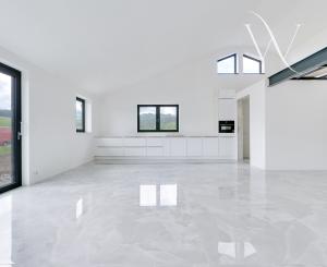 Na predaj 3 moderné nízkoenergetické rodinné domy v obci Valča