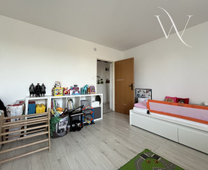 Wealth Group | Exkluzívne ponúka 3-izbový 71,2 m2 - tehlový byt s garážou, vlastnou záhradou - Šalgočka, okr.Galanta