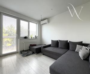 Wealth Group | Exkluzívne ponúka 3-izbový 71,2 m2 - tehlový byt s garážou, vlastnou záhradou - Šalgočka, okr.Galanta