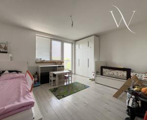 Wealth Group | Exkluzívne ponúka 3-izbový 71,2 m2 - tehlový byt s garážou, vlastnou záhradou - Šalgočka, okr.Galanta