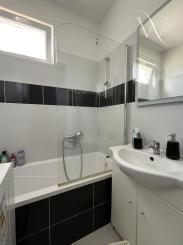 Wealth Group | Exkluzívne ponúka 3-izbový 71,2 m2 - tehlový byt s garážou, vlastnou záhradou - Šalgočka, okr.Galanta