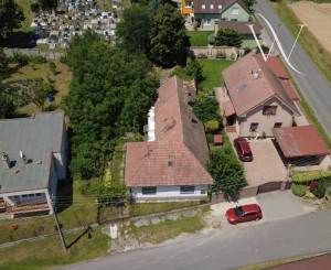 NA PREDAJ: Starší rodinný dom na pozemku 918 m² v Kráľovej pri Senci
