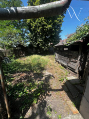 NA PREDAJ: Starší rodinný dom na pozemku 918 m² v Kráľovej pri Senci