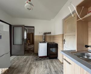 Wealth | Group - ponúka na predaj menší víkendový dom v Rudinke, okr.Kysucké Nové Mesto