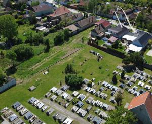 Veľký Biel, okr. SC – NA PREDAJ starší, čiastočne prerobený, tehlový rodinný dom s priestranným, perspektívnym pozemkom.