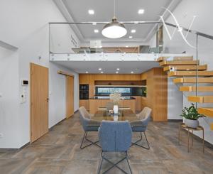 Senec (časť Malý Biel) - na predaj nadštandardný 4 izbový RD v tichej lokalite, s otvorenou galériou