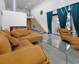 Senec (časť Malý Biel) - na predaj nadštandardný 4 izbový RD v tichej lokalite, s otvorenou galériou