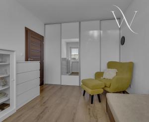 Hrubá Borša, okr. Senec – NA PREDAJ NOVOSTAVBA - výborne dispozične riešený 4 izbový rodinný dom s úžasnou rodinnou atmosférou, upravenou záhradou, terasou a parkovacím státím vo dvore.