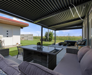 Hrubá Borša, okr. Senec – NA PREDAJ NOVOSTAVBA - výborne dispozične riešený 4 izbový rodinný dom s úžasnou rodinnou atmosférou, upravenou záhradou, terasou a parkovacím státím vo dvore.