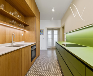 REZERVOVANÉ! Na PREDAJ: 3 izbový dizajnový byt (104 m2) s dušou v Starom Meste – Heydukova, Bratislava