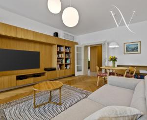 REZERVOVANÉ! Na PREDAJ: 3 izbový dizajnový byt (104 m2) s dušou v Starom Meste – Heydukova, Bratislava