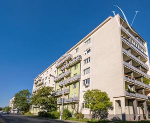 Šikovná investícia alebo budúci rodinný domov? Na PREDAJ 3-izbový byt, 82 m2, Kukučínova, Bratislava Nové Mesto, ponúka oboje!