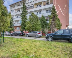 Priestranný 3-izbový byt v Senci na predaj, Kysucká ulica