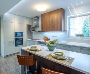 Exkluzívne na PREDAJ: Priestranný 4-podlažný rodinný dom (183 m2) v obľúbenej lokalite Ľudová štvrť, Pohronská ulica, Bratislava – Nové Mesto