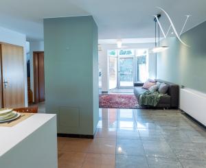 Exkluzívne na PREDAJ: Priestranný 4-podlažný rodinný dom (183 m2) v obľúbenej lokalite Ľudová štvrť, Pohronská ulica, Bratislava – Nové Mesto