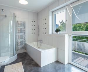 Exkluzívne na PREDAJ: Priestranný 4-podlažný rodinný dom (183 m2) v obľúbenej lokalite Ľudová štvrť, Pohronská ulica, Bratislava – Nové Mesto