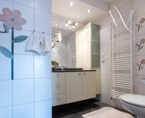 Exkluzívne na PREDAJ: Priestranný 4-podlažný rodinný dom (183 m2) v obľúbenej lokalite Ľudová štvrť, Pohronská ulica, Bratislava – Nové Mesto