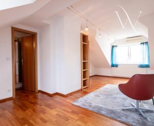 Exkluzívne na PREDAJ: Priestranný 4-podlažný rodinný dom (183 m2) v obľúbenej lokalite Ľudová štvrť, Pohronská ulica, Bratislava – Nové Mesto