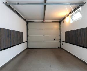 Exkluzívne na PREDAJ: Priestranný 4-podlažný rodinný dom (183 m2) v obľúbenej lokalite Ľudová štvrť, Pohronská ulica, Bratislava – Nové Mesto