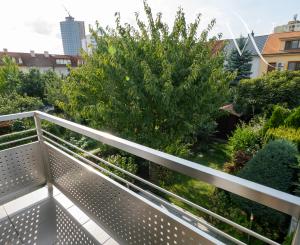 Exkluzívne na PREDAJ: Priestranný 4-podlažný rodinný dom (183 m2) v obľúbenej lokalite Ľudová štvrť, Pohronská ulica, Bratislava – Nové Mesto