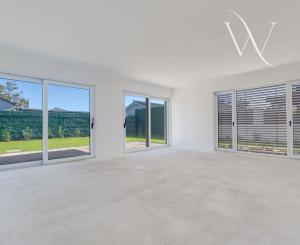 Tureň, okr. Senec – NA PREDAJ NOVOSTAVBA –  tehlový 4 izbový, samostatne stojací, nízkoenergetický rodinný dom