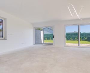 Tureň, okr. Senec – NA PREDAJ NOVOSTAVBA –  tehlový 4 izbový, samostatne stojací, nízkoenergetický rodinný dom