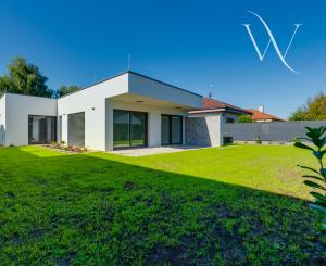 Tureň, okr. Senec – NA PREDAJ NOVOSTAVBA –  tehlový 4 izbový, samostatne stojací, nízkoenergetický rodinný dom