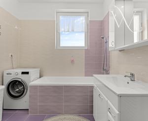 Slnečný 3-izbový byt s výhľadom na Karpaty v Slovenskom Grobe