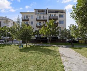 Slnečný 3-izbový byt s výhľadom na Karpaty v Slovenskom Grobe