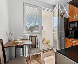 Senec - NA PREDAJ čiastočne prerobený 1,5 izbový byt, hneď pri pešej zóne v centre mesta.