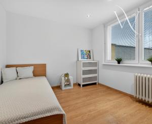 REZERVOVANÝ Na predaj priestranný 4-izbový byt v Bratislave-Dúbravka