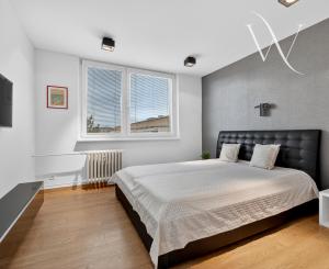 REZERVOVANÝ Na predaj priestranný 4-izbový byt v Bratislave-Dúbravka