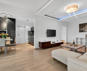 REZERVOVANÝ Na predaj priestranný 4-izbový byt v Bratislave-Dúbravka