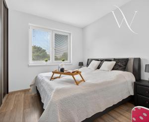 Jelka, okr. GA – NA PREDAJ NOVOSTAVBA – nízko nákladový 3 izbový byt s dvomi parkovacími státiami v projekte ILKA PARK