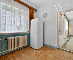 Na predaj - Rodinný dom v centre obce Tomášov s veľkým pozemkom