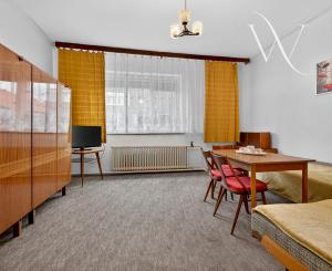 Na predaj - Rodinný dom v centre obce Tomášov s veľkým pozemkom